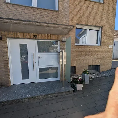 Fully Furnished, Renovated 2-rooms, 68qm With Garden Near Duesseldorf