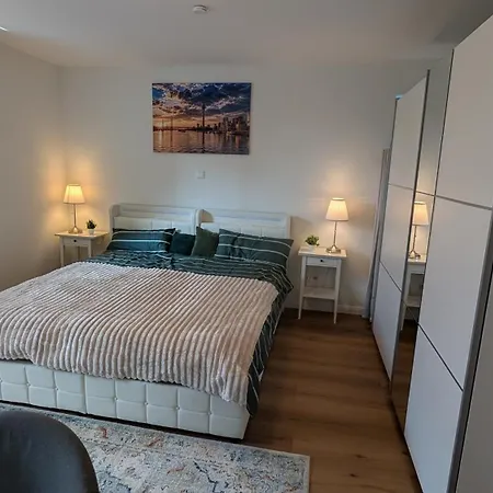 Fully Furnished, Renovated 2-rooms, 68qm With Garden Near Duesseldorf Apartmán