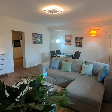 Fully Furnished, Renovated 2-rooms, 68qm With Garden Near Duesseldorf Apartmán Neuss