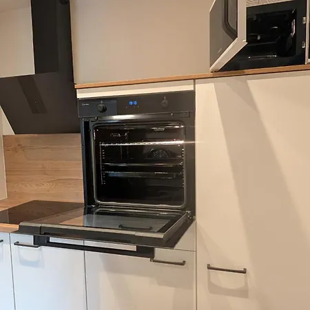 Apartmán Fully Furnished, Renovated 2-rooms, 68qm With Garden Near Duesseldorf