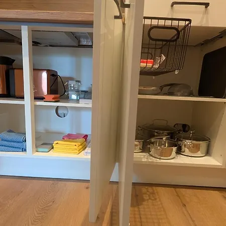 Apartmán Fully Furnished, Renovated 2-rooms, 68qm With Garden Near Duesseldorf