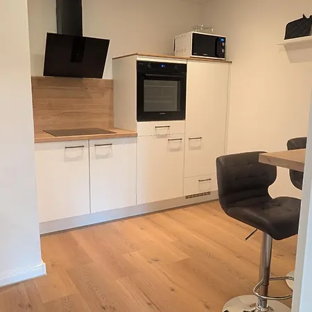 Fully Furnished, Renovated 2-rooms, 68qm With Garden Near Duesseldorf Neuss
